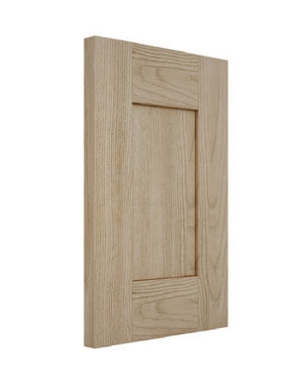 Como Ash 2 finish - kitchen scene with cabinet door