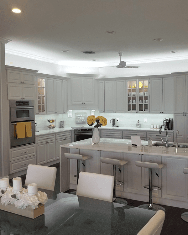 Missouri White finish - kitchen scene with cabinet door